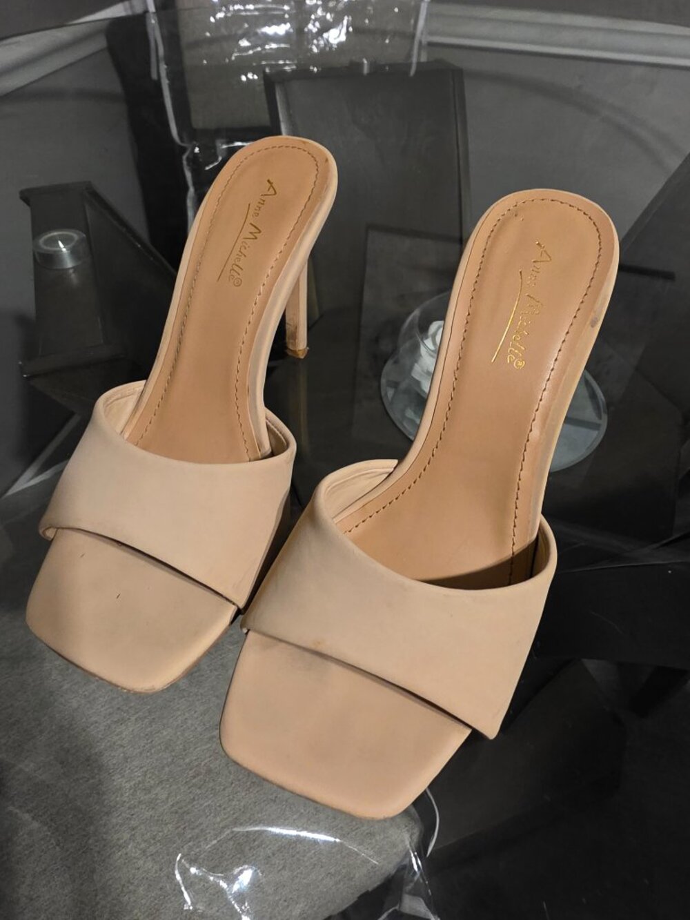 heels - Picture 4 of 4